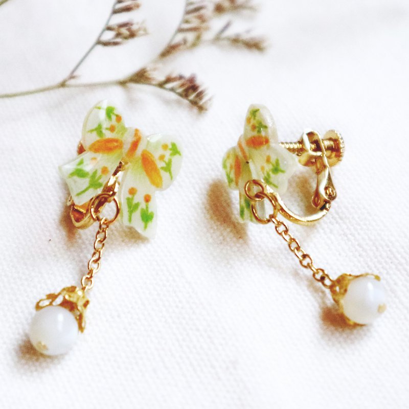 Flower bow earrings - ต่างหู - พลาสติก 