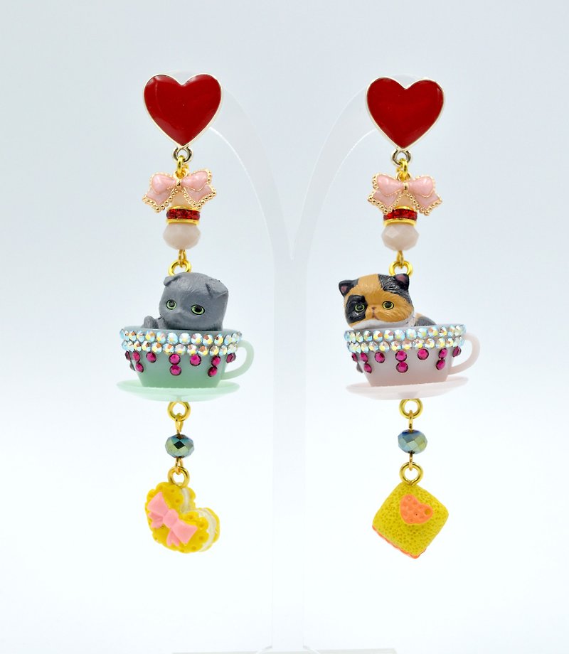 TIMBEE LO Cats Cup Earrings with Swarovski Crystals Cats Cup Earrings - ต่างหู - วัสดุอื่นๆ หลากหลายสี