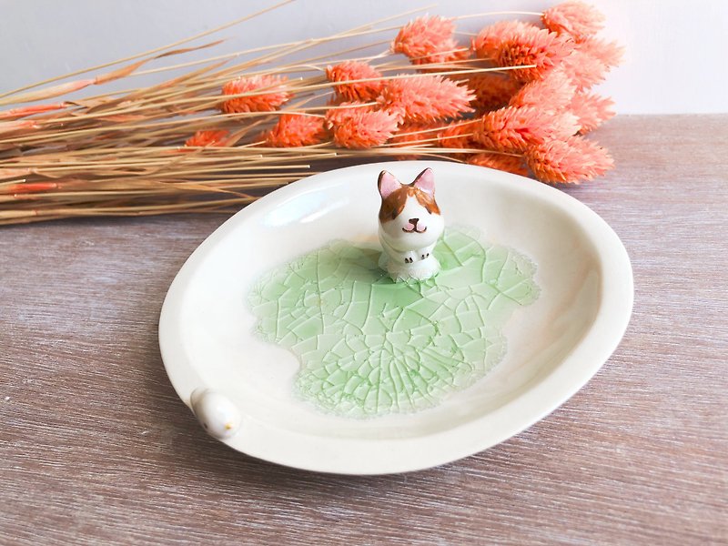 Little dog-Handmake Ceramic and glass Jewellery plate - Pottery & Ceramics - Porcelain White