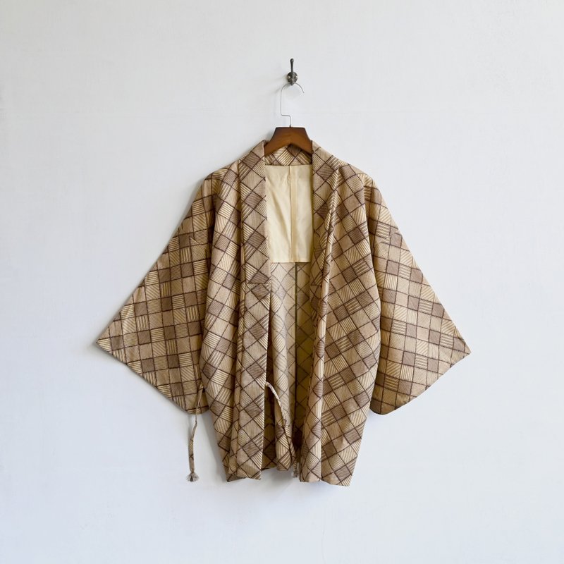 [Egg Plant Vintage] Elegant checkered print vintage kimono feather weave - เสื้อแจ็คเก็ต - ไฟเบอร์อื่นๆ 