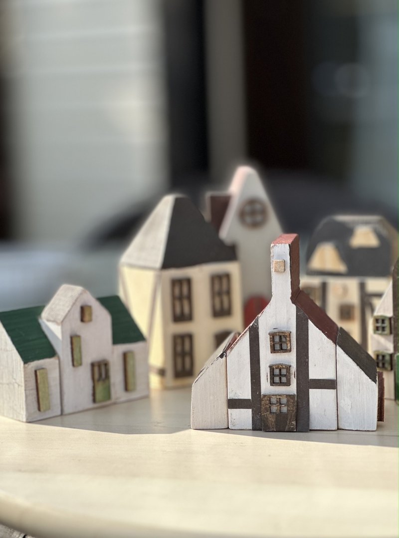 Set of 8 Bavaria Hand Painted Small Wooden House DIY Craft Kit, Wood House - วาดภาพ/ศิลปะการเขียน - ไม้ สีนำ้ตาล