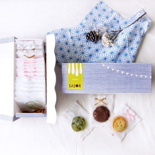 Little Satisfaction Cookie Box - 18 pieces (box)