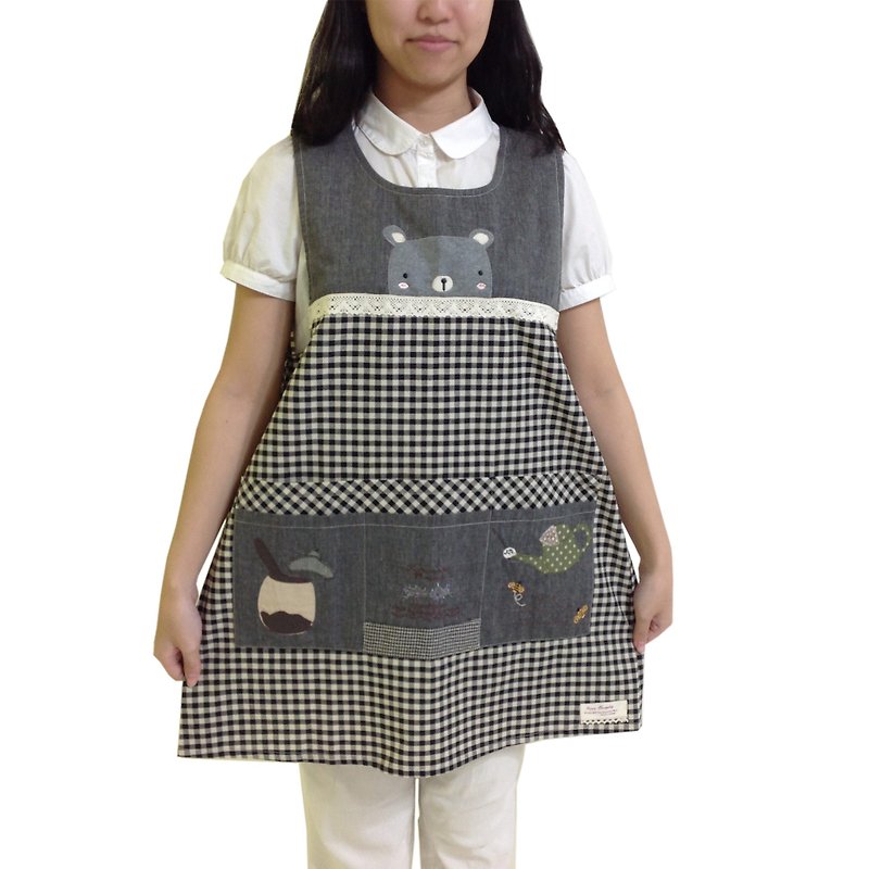 [BEAR BOY] Japanese style 6-pocket blush bear apron-black - Aprons - Other Materials 