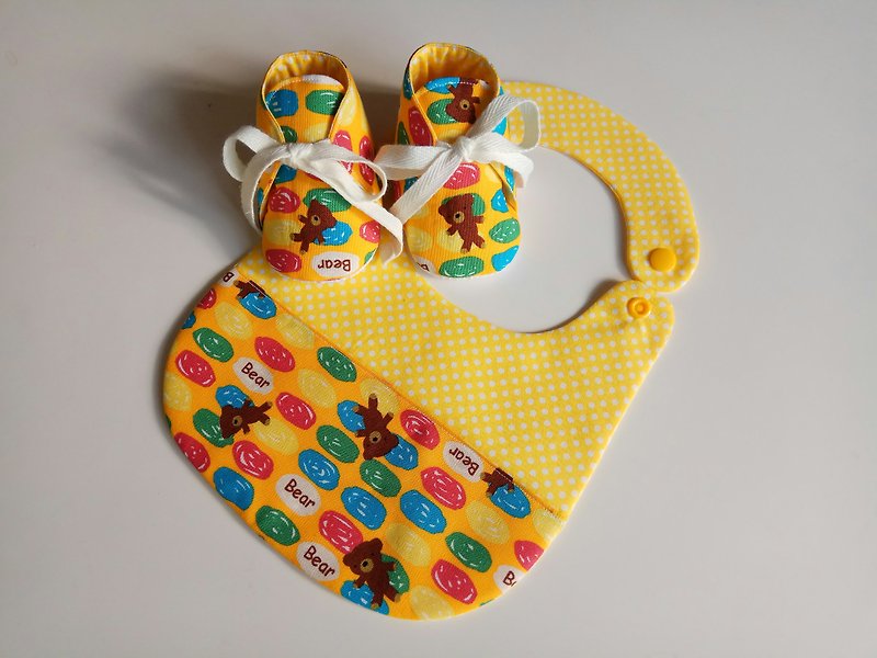 <黃> 糖果熊 彌月禮物 嬰兒鞋+寶寶圍兜 - 彌月禮盒 - 棉．麻 橘色
