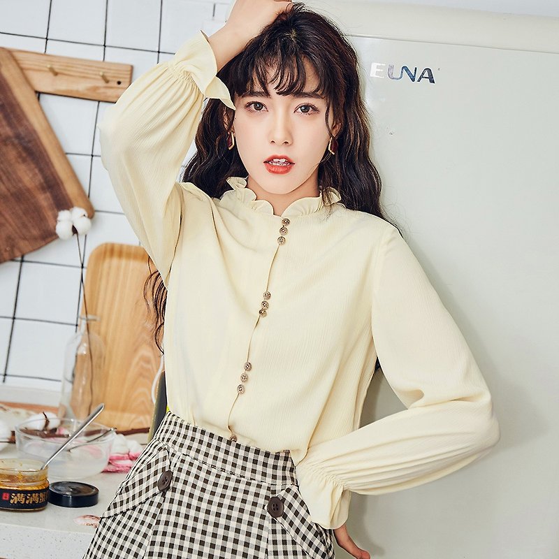 [Multiple folds] Anne Chen 2019 female spring and summer wear multi-button wooden ear collar shirt 9187 - Women's Shirts - Other Materials Yellow