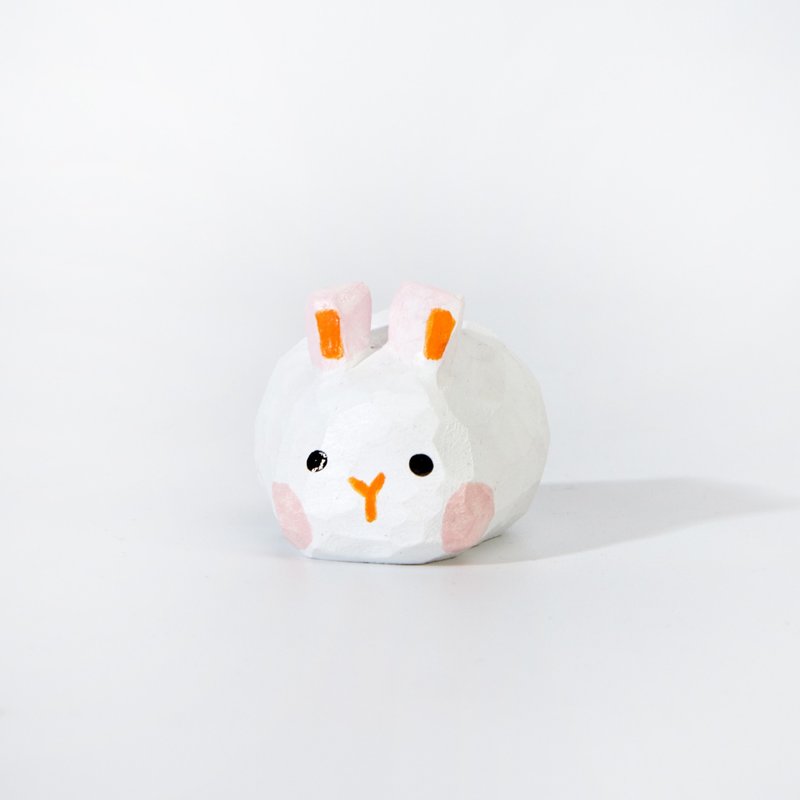 Rini 粉嫩雙頰的小圓兔木雕 - 擺飾/家飾品 - 木頭 白色