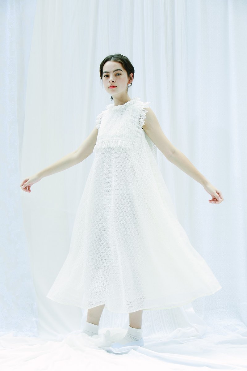 無袖蕾絲裝飾貝殼邊沿連衣裙 - 裙子/長裙 - 聚酯纖維 白色