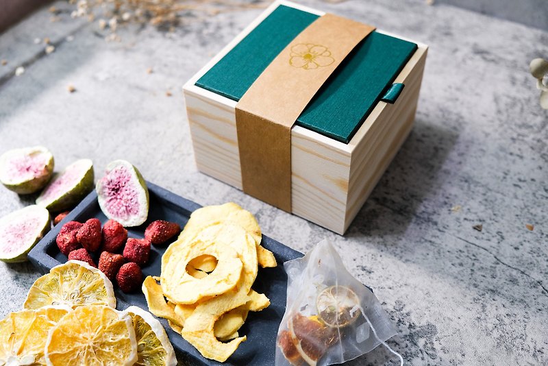 【禾果】典雅原木方形燙金果乾禮盒- 草原綠-寵愛母親 - 水果乾 - 紙 白色