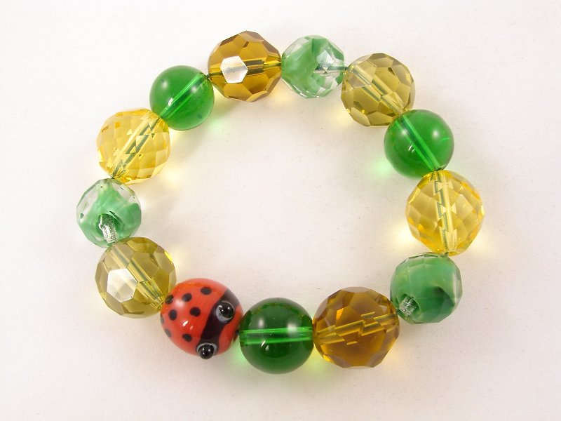Ladybug Ladybird Red Yellow Green Glass Large Beaded Stretch Bracelet Jewelry - Bracelets - Glass Green
