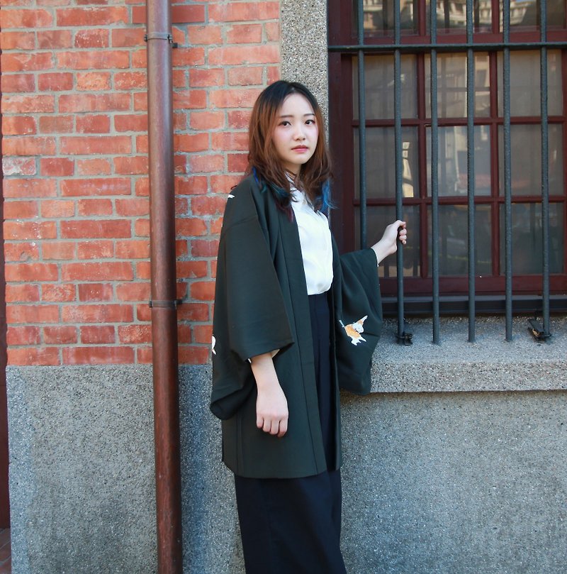 戻る日本の着物::緑色に戻りまれな手描きのモデルTongwan // //ヴィンテージ着物（KI-06） - ジャケット - シルク・絹 ブラック