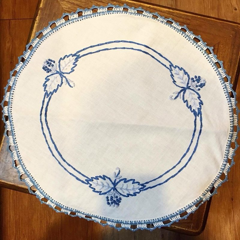 Early American embroidered retro round placemat / decorative towel / home decoration - ผ้ารองโต๊ะ/ของตกแต่ง - วัสดุอื่นๆ 
