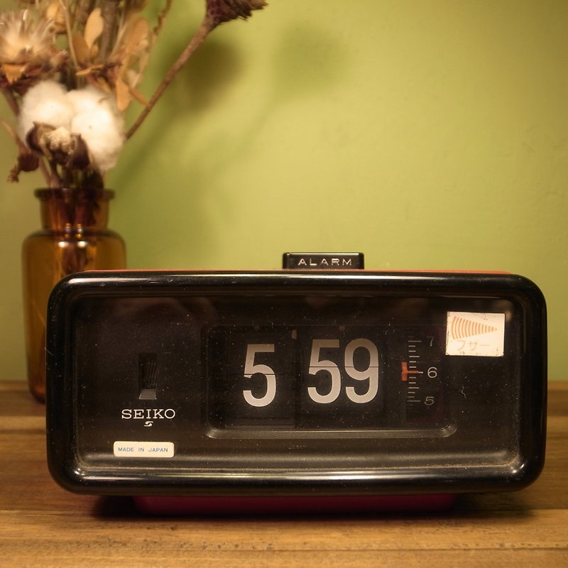 Old bone SEIKO flip clock VINTAGE - Clocks - Plastic Red