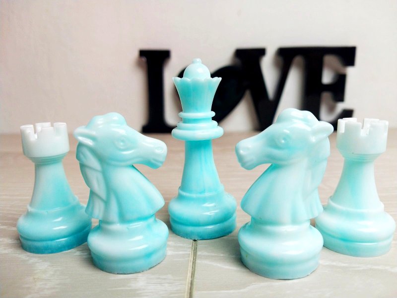 Custom resin chess sets with board | Size of King 2.75 inch (7 cm) | Epoxy resin - Board Games & Toys - Resin Blue