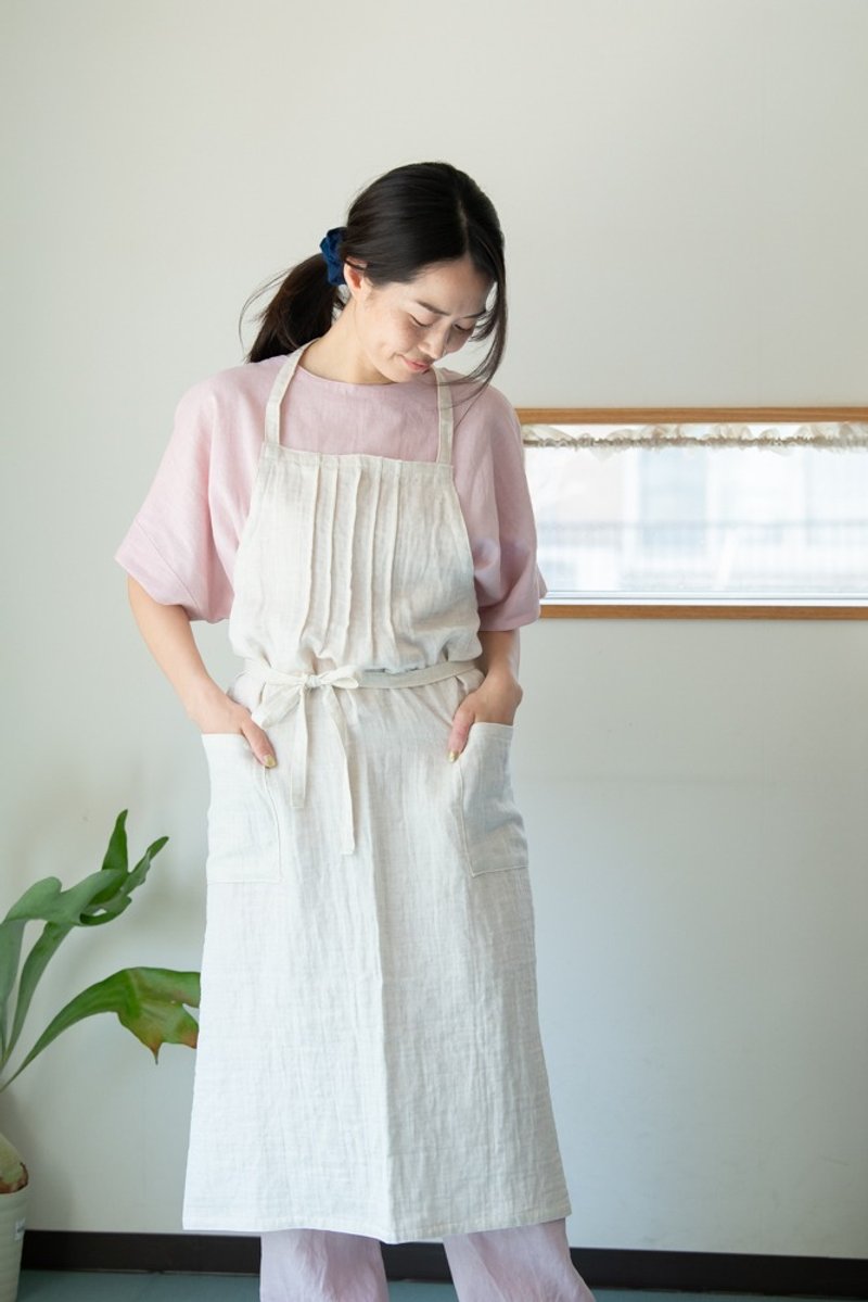 胸もとギャザーのエプロン【Linen＆Organiccottonガーゼ】 - 圍裙 - 棉．麻 卡其色