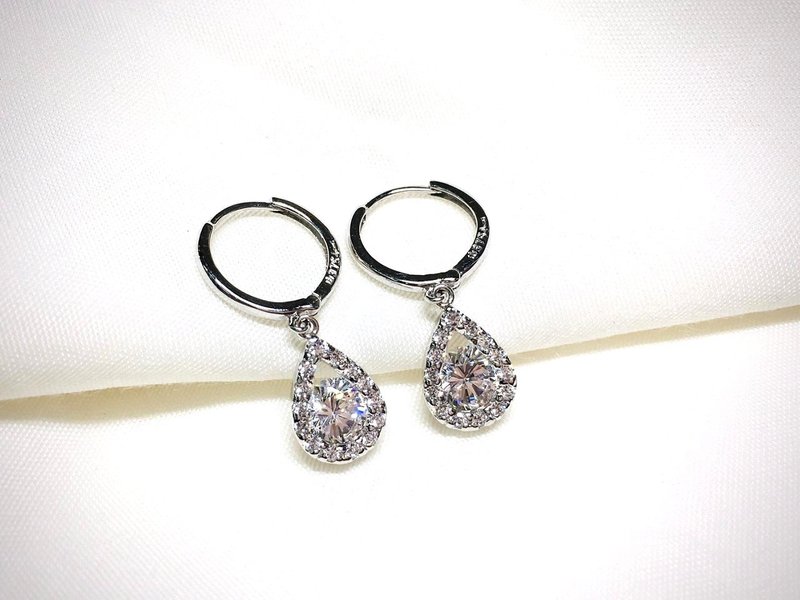 【茉莉亞緹 Moriarty Jewelry】9K 白K金 鋯石耳環 - 耳環/耳夾/耳骨夾 - 貴金屬 