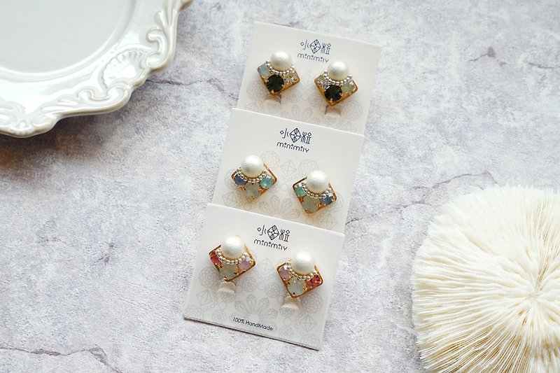 Jewelry Boxes - Geometric Diamond Crystal Pearl Earrings - ต่างหู - วัสดุอื่นๆ หลากหลายสี