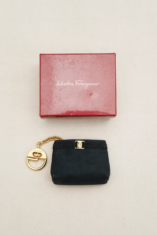 極美品 サルヴァトーレフェラガモ 型押し キーリング コインケース ミニポーチ FERRAGAMO フェラガモ キーケース レディース 22D151 6連