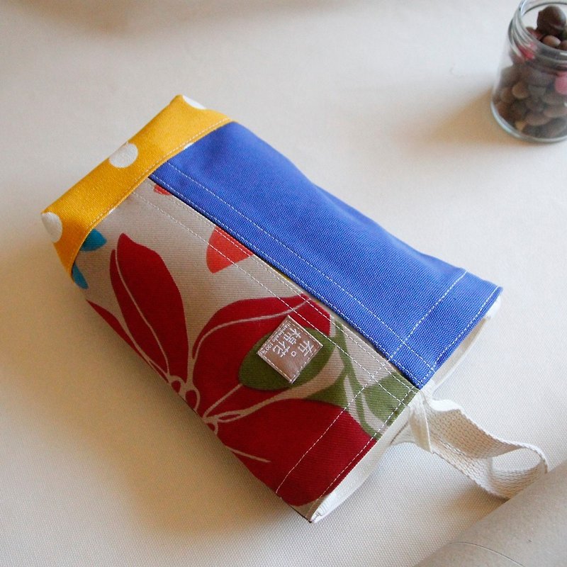canvas tissue box cover, Hanging Tissue Box, housewarming gift, blue canvas, red - กล่องเก็บของ - ผ้าฝ้าย/ผ้าลินิน สีน้ำเงิน