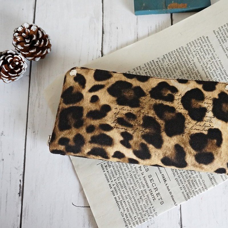 Leopard pattern of round zipper wallet - Wallets - Cotton & Hemp Brown