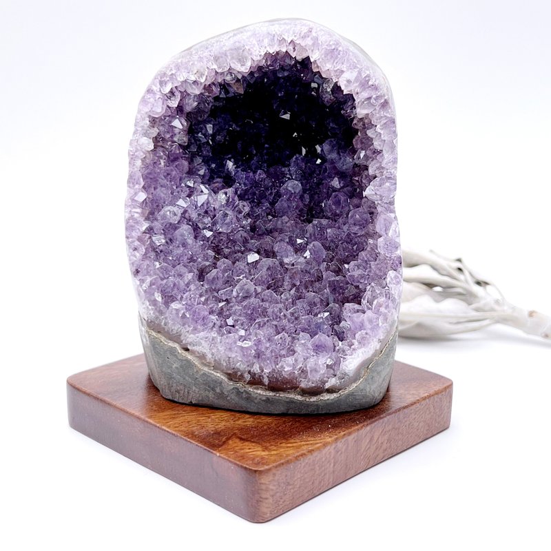 calm. Degaussing One Picture One Object Office Healing Purification Wealth Noble Person l Amethyst Town Amethyst l - Items for Display - Crystal Purple