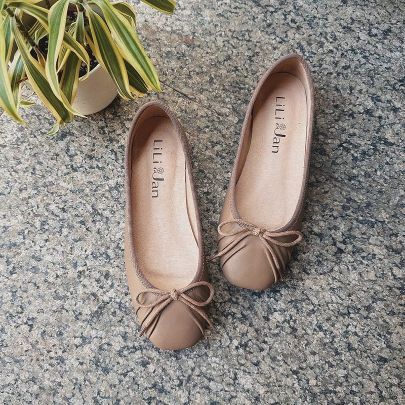 [Three-pleat small square toe] Sheepskin bow ballet shoes_milk tea Brown - รองเท้าบัลเลต์ - หนังแท้ สีนำ้ตาล