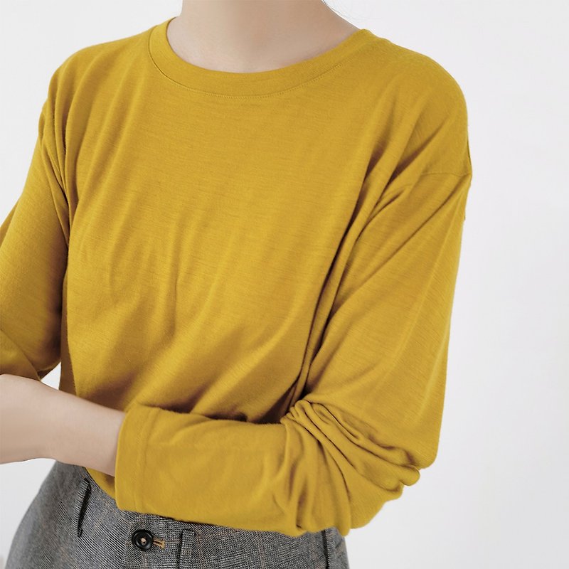 Chestnut Research Institute | Independently designed ginger yellow knitted silk wool round neck off-shoulder long-sleeved base T-shirt - เสื้อยืดผู้หญิง - ขนแกะ 