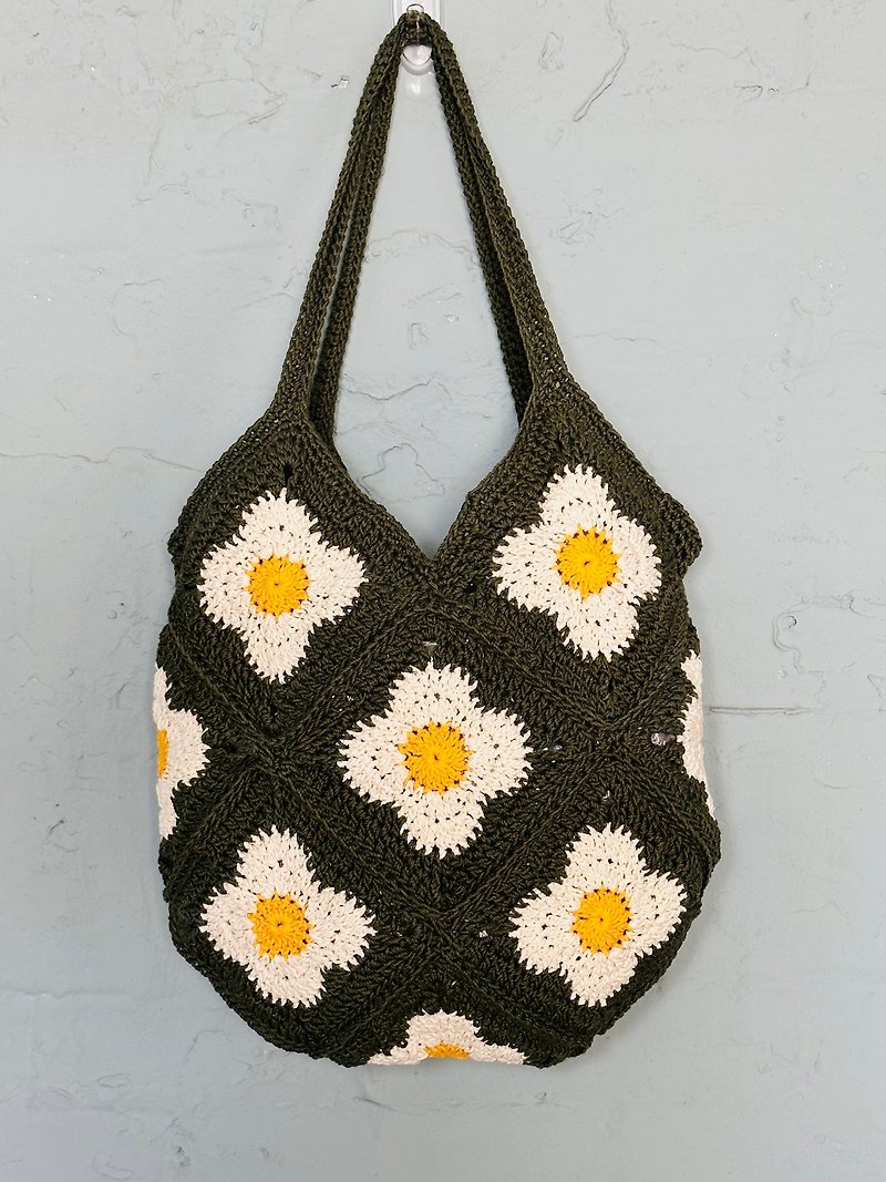 Small flower crochet bag design/crochet design Crochet design/handmade crochet/can be customized - กระเป๋าถือ - ไฟเบอร์อื่นๆ 