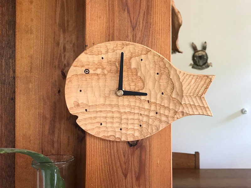 Fish wall clock S chestnut chestnut light version - Clocks - Wood Brown
