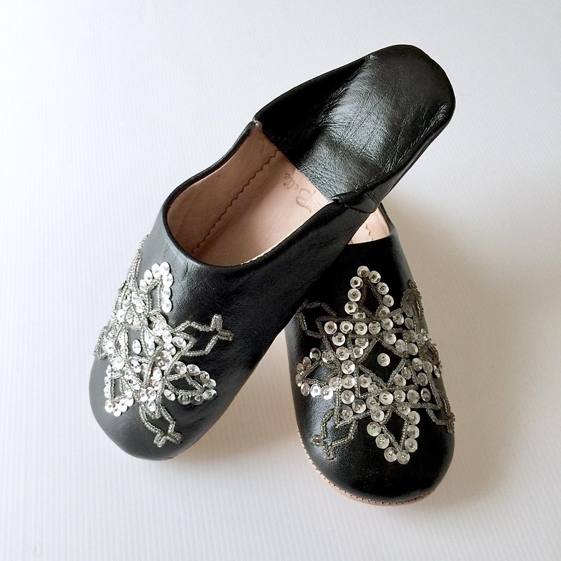 Babouche Slipper/拖鞋/ 綺麗な刺繍の手づくりバブーシュ　リハナ　黒 - 置物 - 革 ブラウン