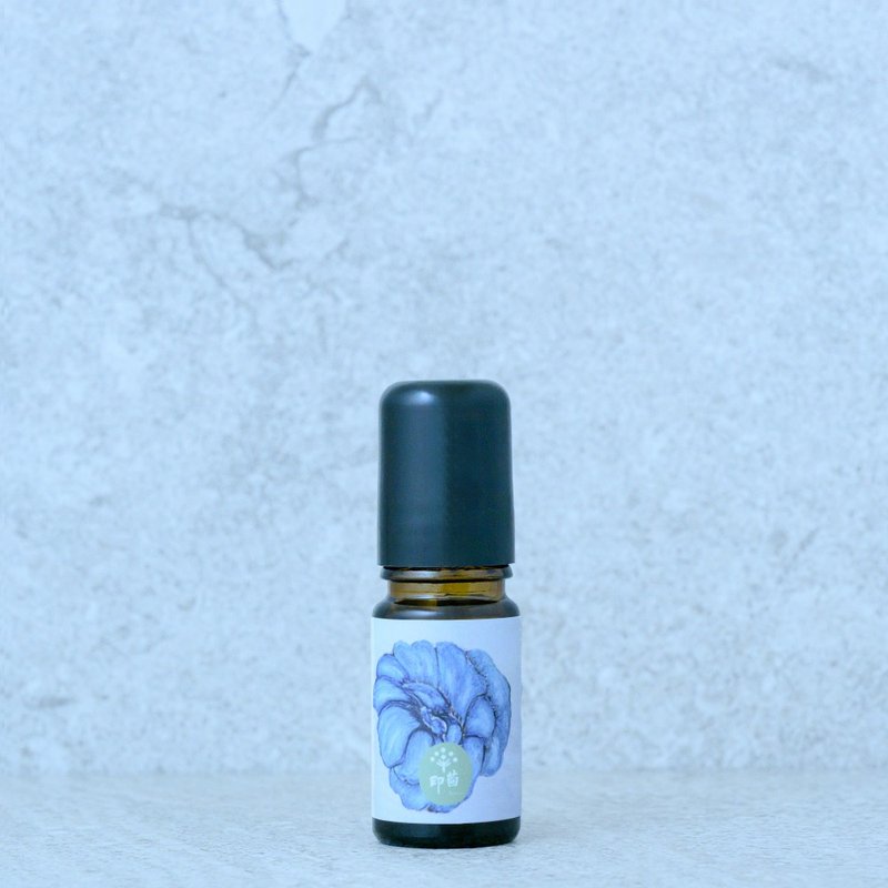 小蘭人Oil - 第五脈輪 5ml - 阿育吠陀 喉輪 精油滾珠瓶 - 身體乳/按摩油 - 植物．花 透明