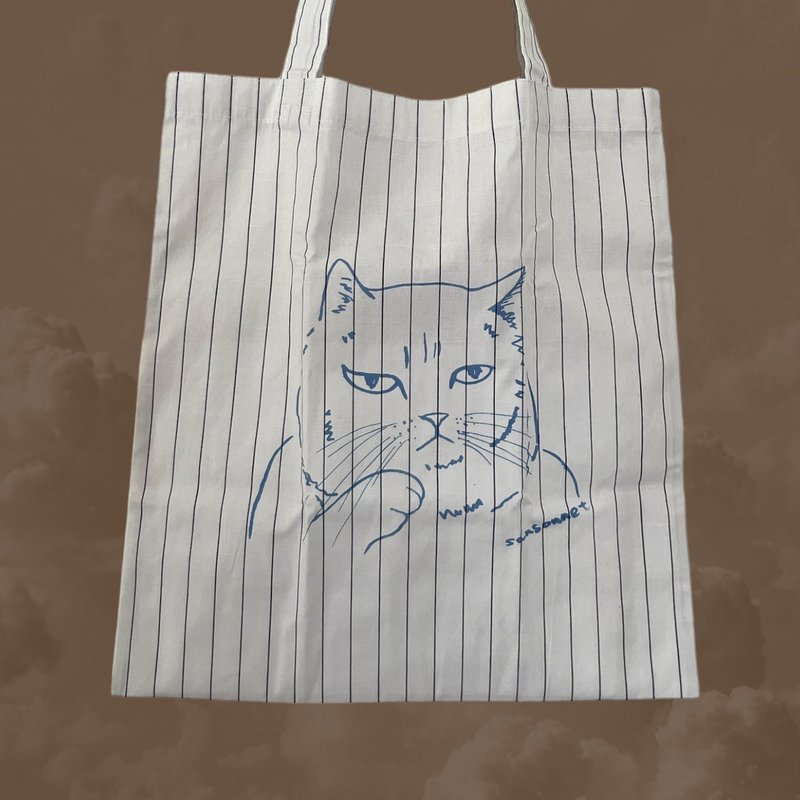 Cotton tote bag, blue stripes - กระเป๋าถือ - ผ้าฝ้าย/ผ้าลินิน ขาว