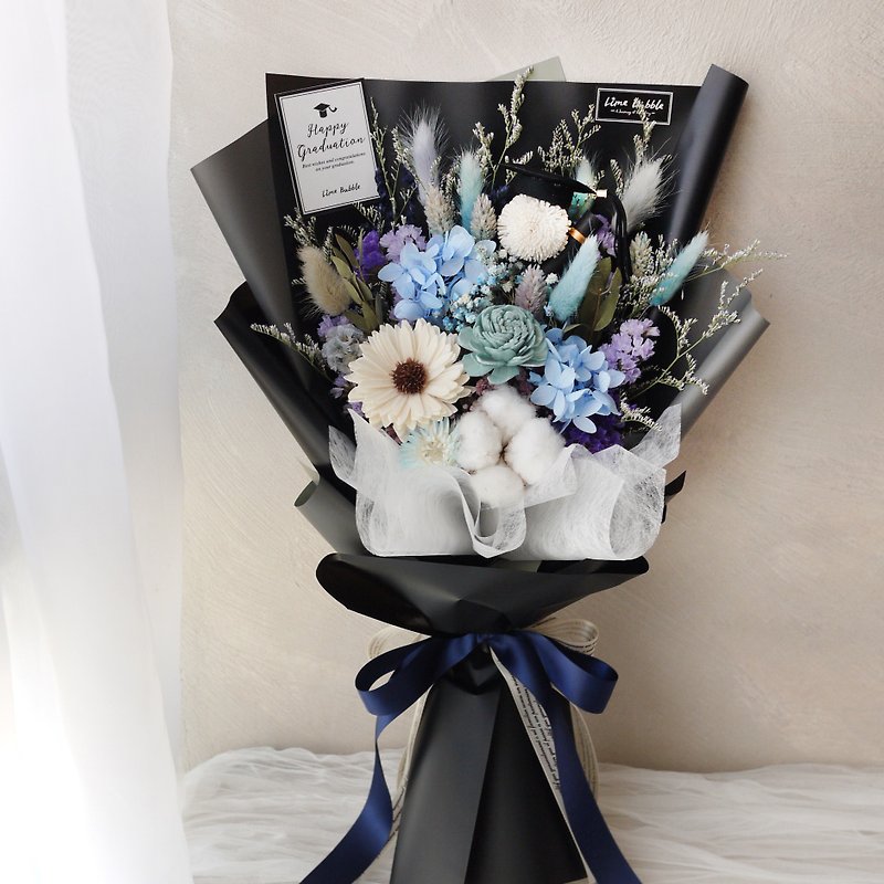 Happy Graduation Graduation Bouquet-Black and Blue/Bachelor Hat/Graduation Tube - ช่อดอกไม้แห้ง - พืช/ดอกไม้ สีดำ