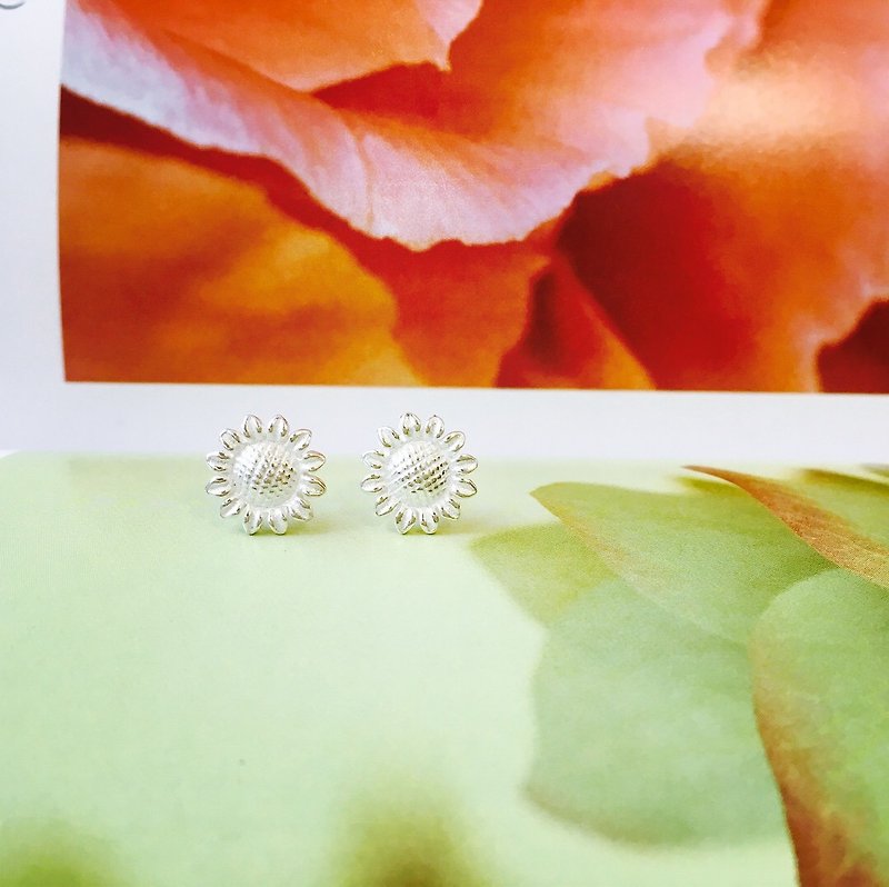 925 sterling silver enthusiasm clear [flower series sunflower big ear pin] - ต่างหู - เงินแท้ หลากหลายสี