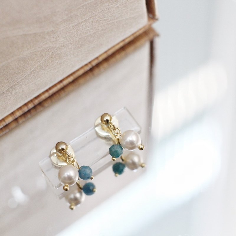 Thalassa's Stone| Swarovski Pearl Earrings - ต่างหู - ไข่มุก ขาว