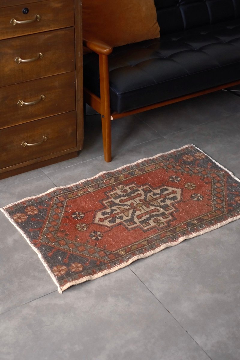 Vintage土耳其人手編織地毯/Vintage Rug/中古 - 地墊/地毯 - 棉．麻 多色