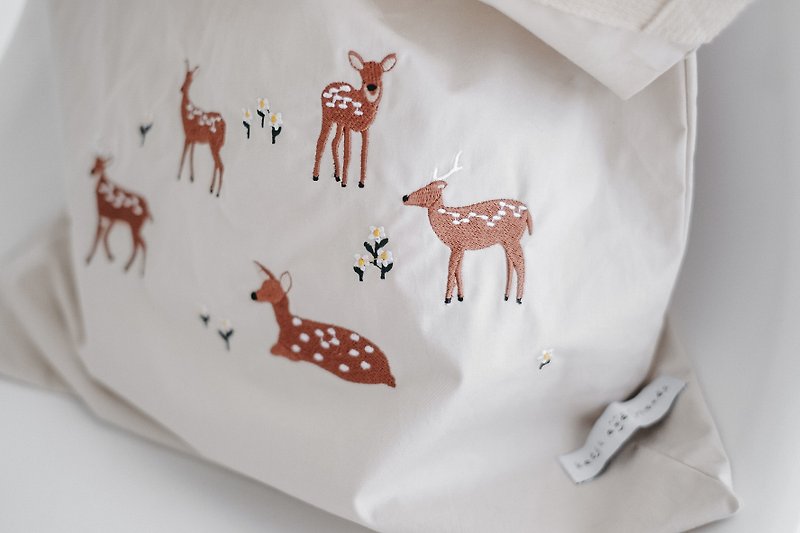 Deer Tote Bag 鹿袋 3種顏色 - 後背包/書包 - 繡線 白色