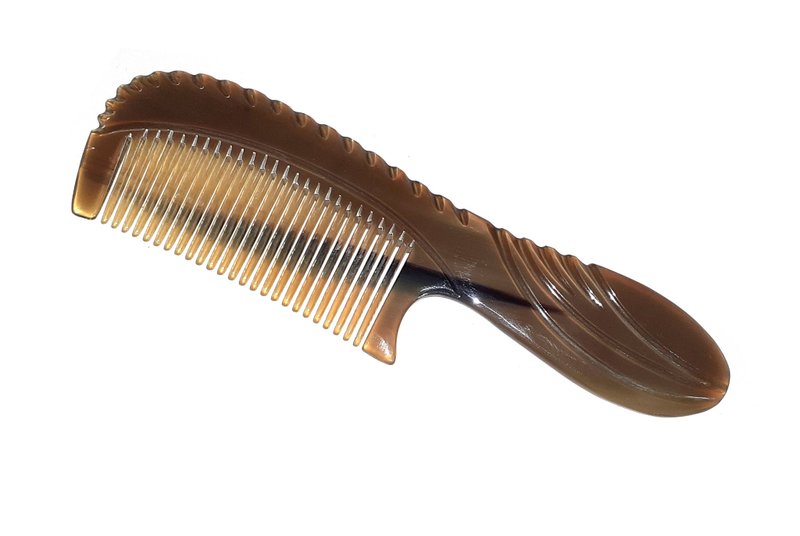 Hair Combs Anti-Static, Hair Accessories Handmade from Bull Horn. - อุปกรณ์แต่งหน้า/กระจก/หวี - วัสดุอีโค สีนำ้ตาล