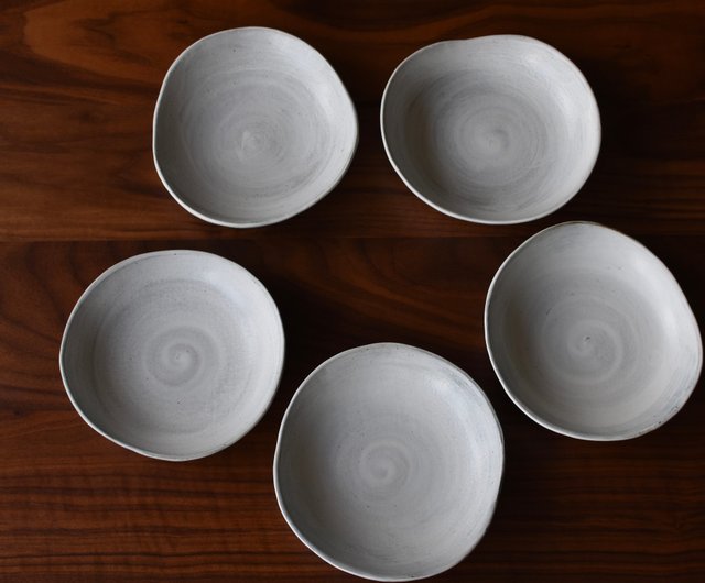 グレー 陶器 浅い皿 グレー 陶器 浅い皿