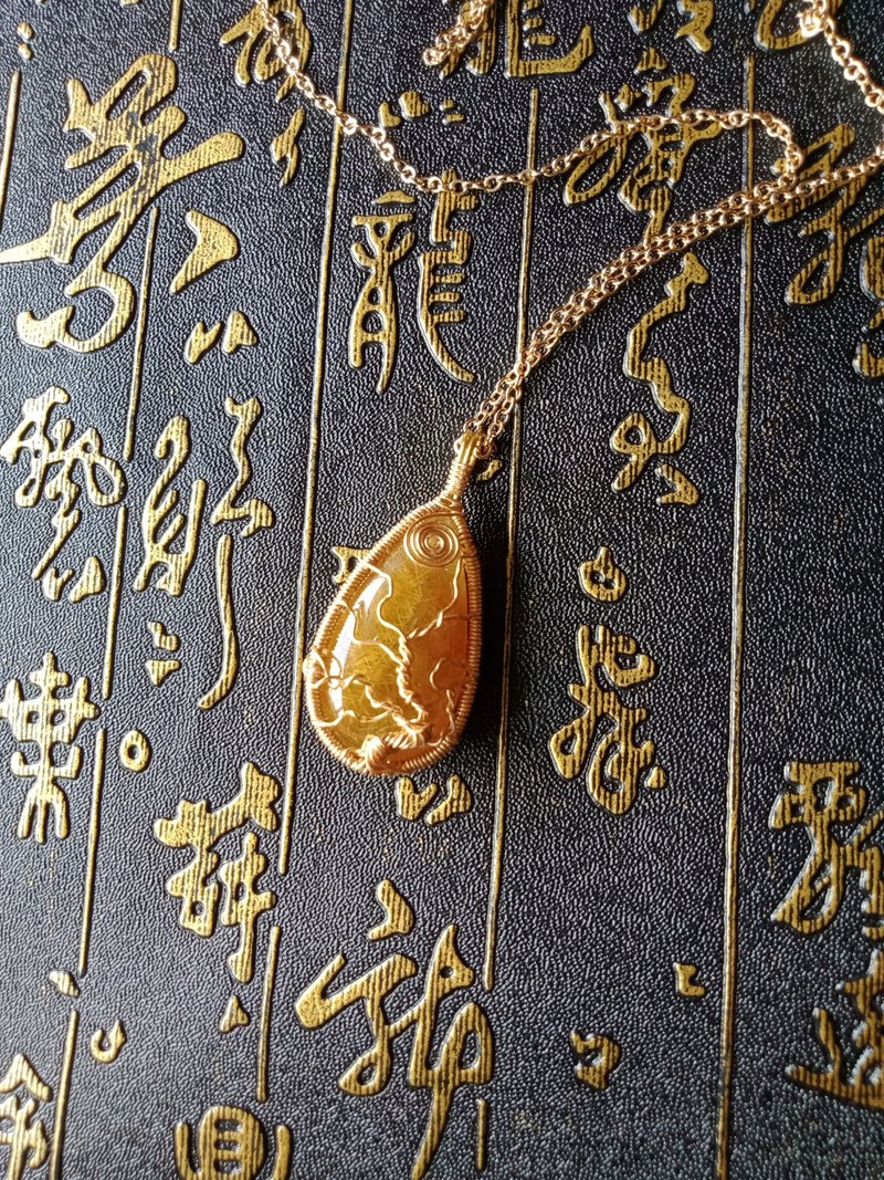佚名山河。項鍊。鈦晶。金屬編織。附仿皮繩 - 項鍊 - 寶石 金色