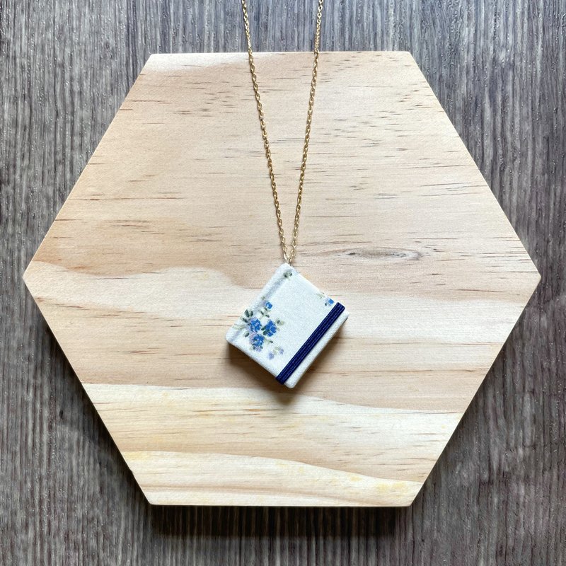Mini Book Necklace Blue Flower - สร้อยคอ - กระดาษ ขาว