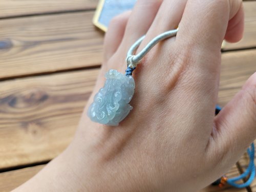 秦翠] 天然翡翠氷種古肉上質素材手彫り如意貔貅ネックレス貔貅園