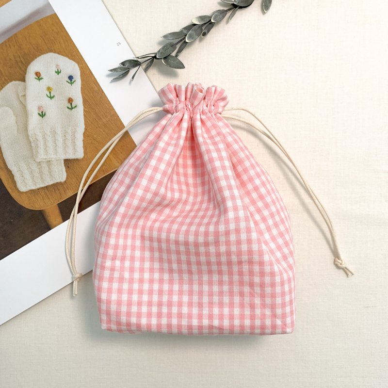 Pink Fine Grid | Drawstring Pocket Miscellaneous Storage Bag Cosmetic Bag - กระเป๋าเครื่องสำอาง - ผ้าฝ้าย/ผ้าลินิน สึชมพู