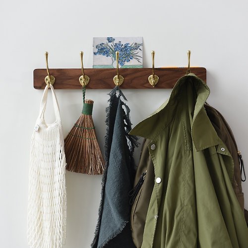 Retro wall hanging coat hooks hangers wall hooks North American black walnut  + Bronze beauty - Shop CHONG Hangers & Hooks - Pinkoi