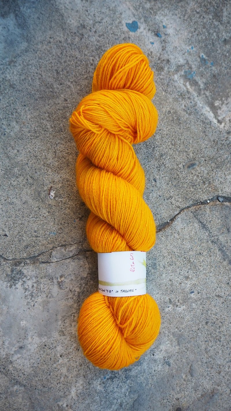 Hand dyed the line. Pumpkin (sock line / blue face sheep) - Knitting, Embroidery, Felted Wool & Sewing - Wool 