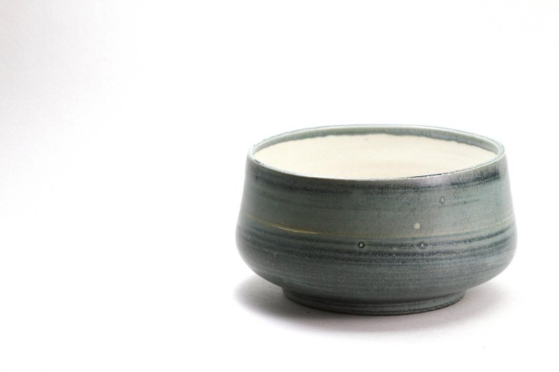Pianpianjunzi handmade ceramic matcha bowl - ถ้วยชาม - ดินเผา สีน้ำเงิน
