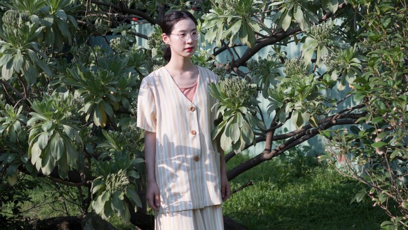杏色條紋短袖襯衫套裝_手作衣 - 女襯衫 - 棉．麻 卡其色