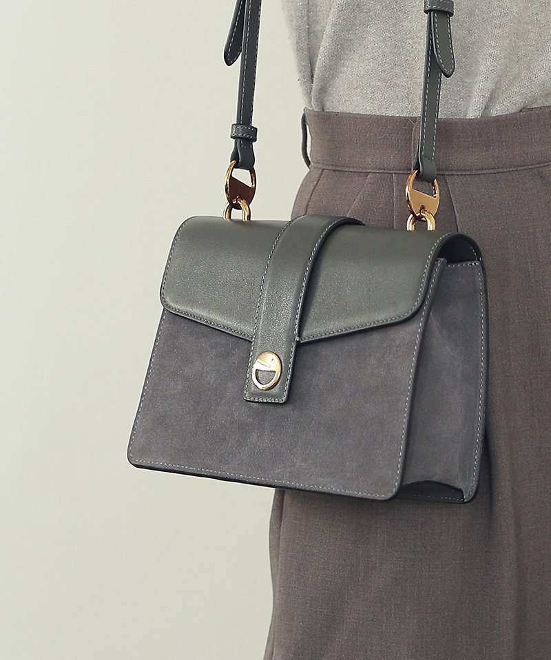 掀 设计 design party tofu leather shoulder bag mousse gray - กระเป๋าแมสเซนเจอร์ - หนังแท้ สีเทา