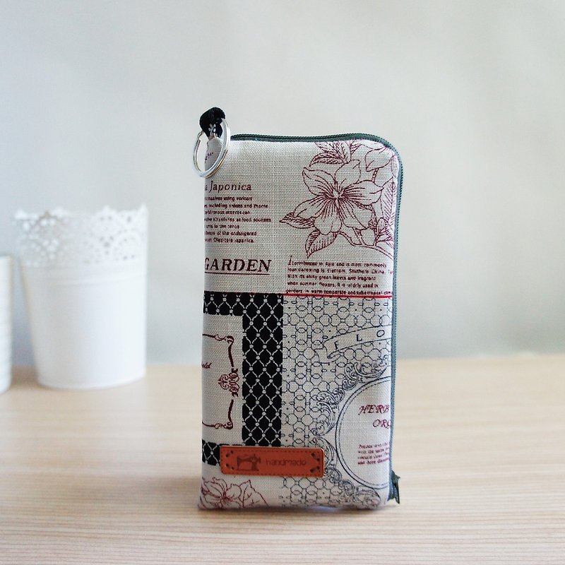 Lovely patchwork style flower text L-shaped zipper double-layer cotton mobile phone bag 5.5 吋 [spot 1] E - Phone Cases - Cotton & Hemp Khaki