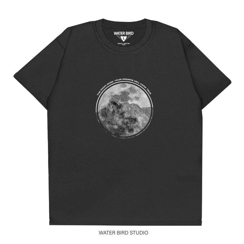 月亮夢獅(圓) - T-Shirt - 男 T 恤 - 棉．麻 黑色
