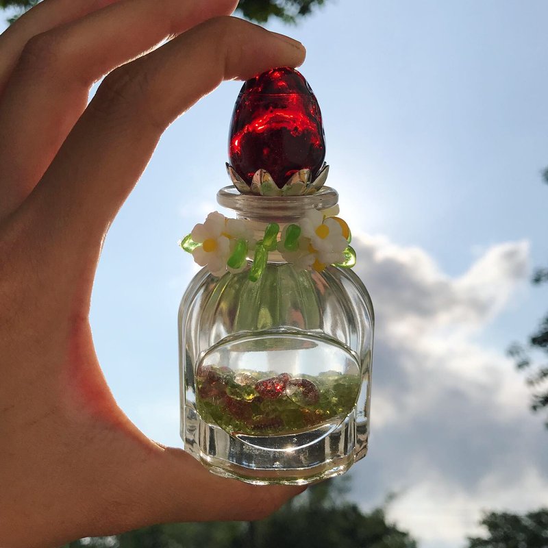 【Lost and find】天然石 草莓 橄欖石 草莓晶 魔法瓶 擺件 - 擺飾/家飾品 - 寶石 粉紅色